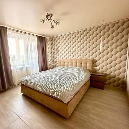 Апартаменти Біля Софіївського Парка Uman Exterior photo